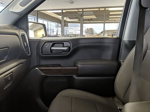 Used 2020 GMC Sierra 1500 SLE w/ SLE Value Package image 24