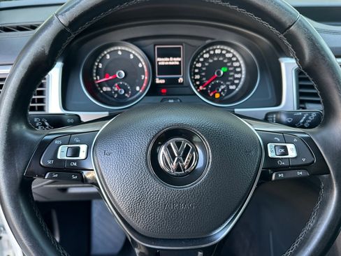 Used 2018 Volkswagen Atlas SE image 24