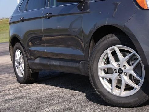 Used 2024 Ford Edge SEL w/ Convenience Package AWD/4WD image 3