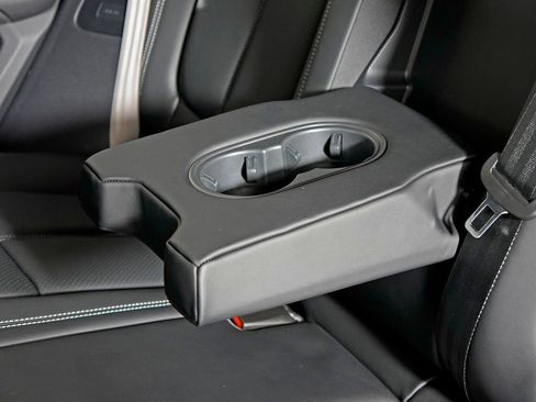 New 2026 Porsche Macan S image 33