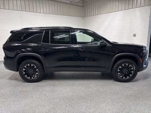 Used 2024 Chevrolet Traverse Z71 w/ Enhanced Driving Package image 8