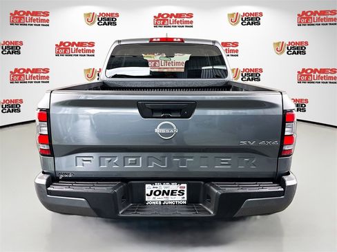 Certified 2024 Nissan Frontier SV image 16