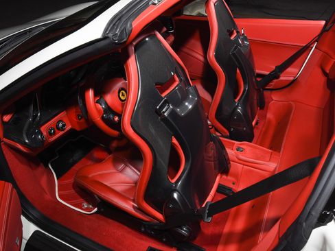 Used 2013 Ferrari 458 Spider image 31