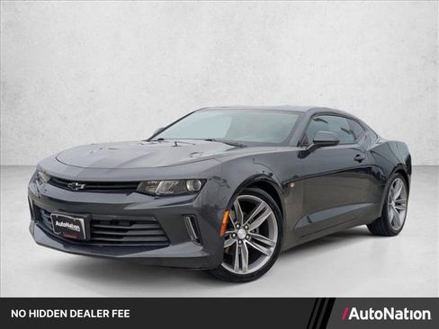 Used 2017 Chevrolet Camaro LT RWD image 1