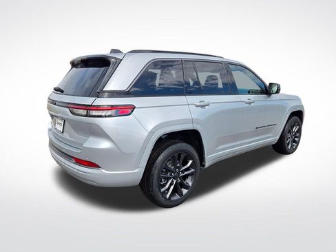 New 2026 Jeep Grand Cherokee Limited image 3