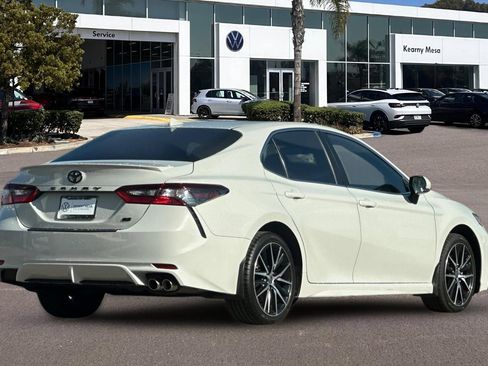 Used 2024 Toyota Camry SE FWD image 4