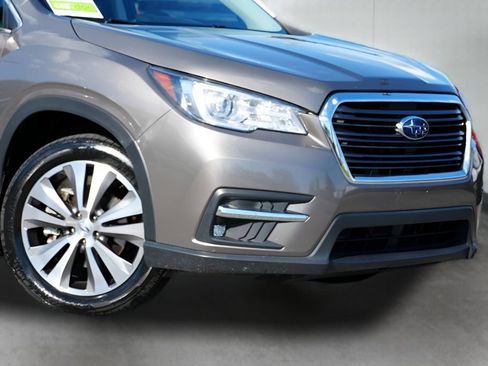 Used 2022 Subaru Ascent Limited w/ Technology Package AWD/4WD image 3