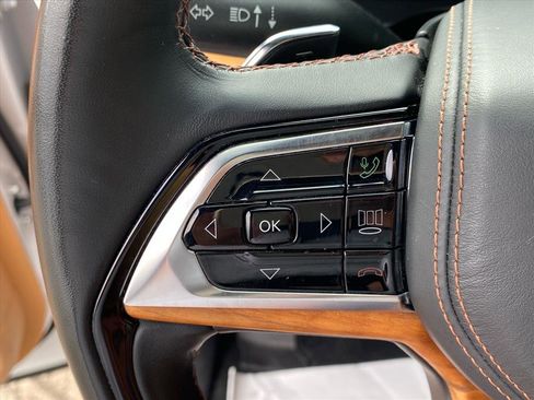 Used 2022 Jeep Grand Cherokee Summit AWD/4WD image 20