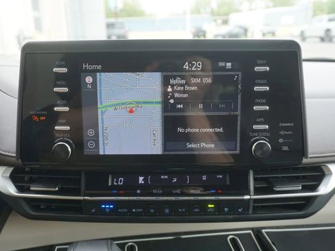 Used 2022 Toyota Sienna Platinum AWD/4WD image 13