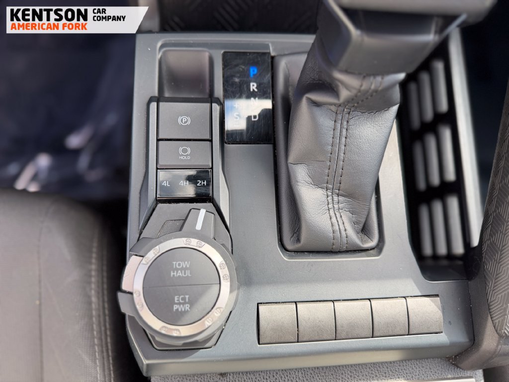 Used 2025 Toyota Tacoma SR5 AWD/4WD image 23