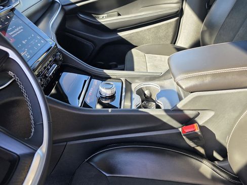 New 2025 Jeep Grand Cherokee Altitude image 13