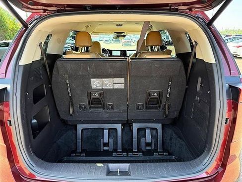 Used 2023 Kia Carnival EX w/ Paint Protection Package FWD image 10