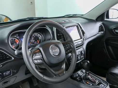 Used 2022 Jeep Cherokee Trailhawk w/ Premium Leather Package AWD/4WD image 22