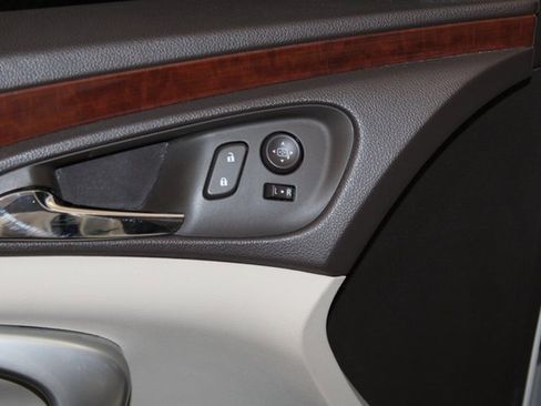 Used 2017 Buick Regal Sport Touring image 23