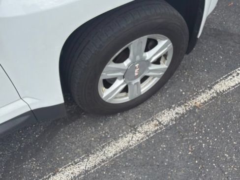 Used 2015 GMC Terrain SLE w/ Convenience Package AWD/4WD image 7