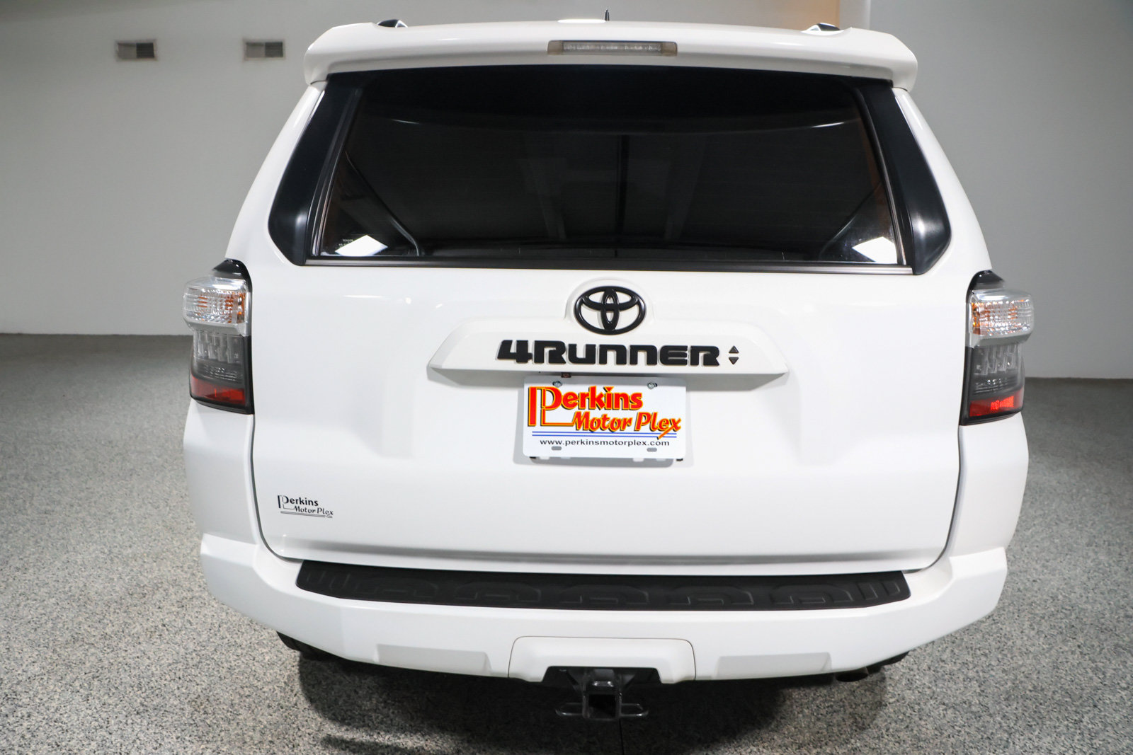 Used 2021 Toyota 4Runner SR5 Premium w/ Moonroof Package AWD/4WD image 8