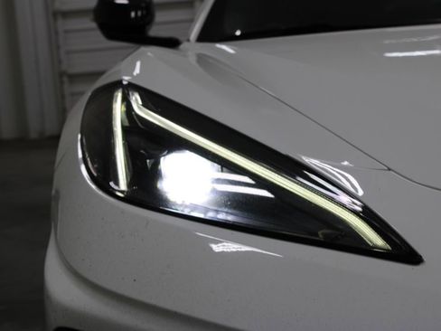 Used 2023 Chevrolet Corvette Stingray Preferred Conv w/ Z51 Performance Package RWD image 17