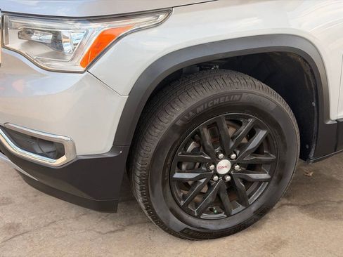Used 2019 GMC Acadia SLT FWD image 12