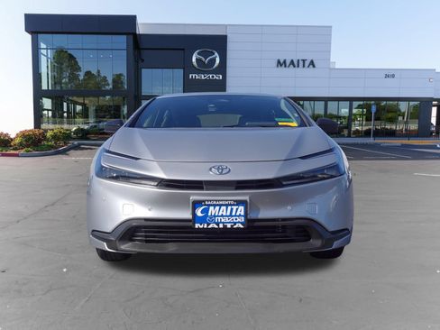 Used 2025 Toyota Prius LE FWD image 8