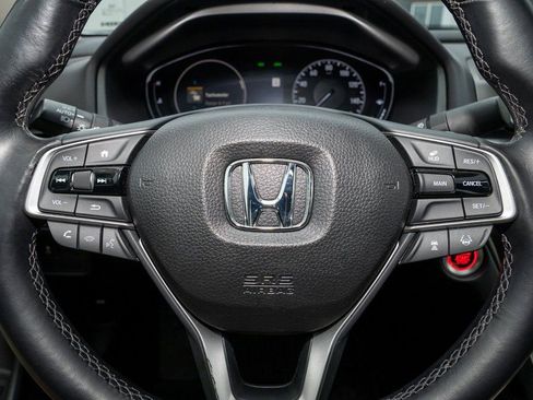 Used 2018 Honda Accord Touring image 18