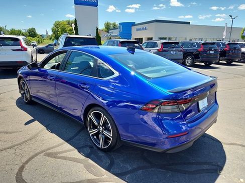 Used 2025 Honda Accord Sport image 4
