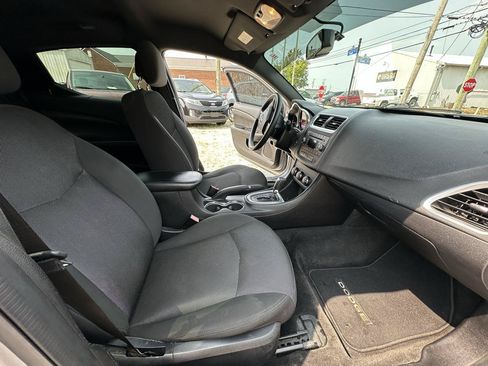 Used 2014 Dodge Avenger SE FWD image 11