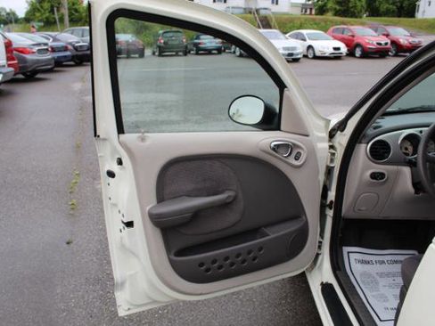 Used 2005 Chrysler PT Cruiser Touring FWD image 10