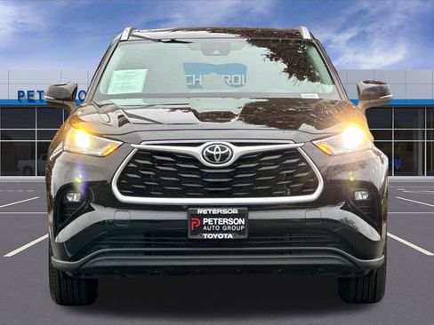 Used 2024 Toyota Highlander XLE image 10