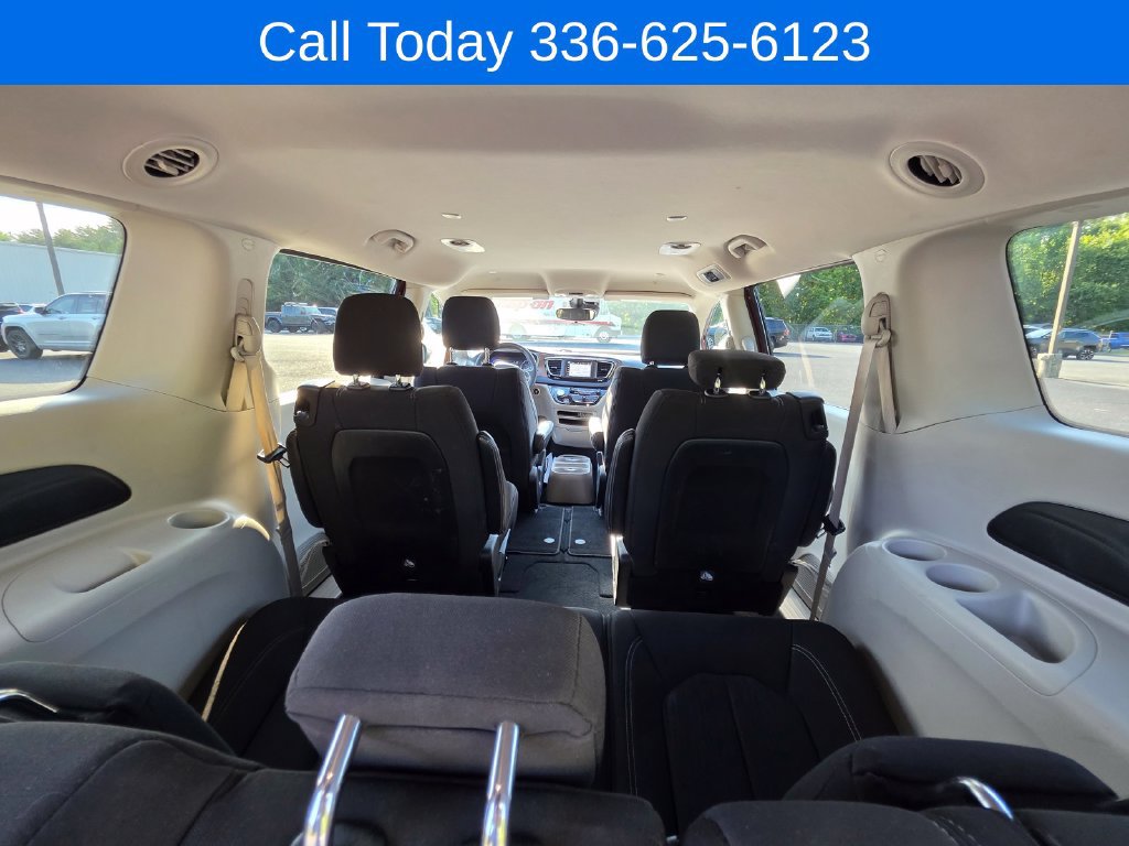 Used 2023 Chrysler Voyager LX FWD image 33
