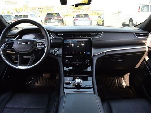 Used 2021 Jeep Grand Cherokee L Overland w/ Luxury Tech Group IV image 7