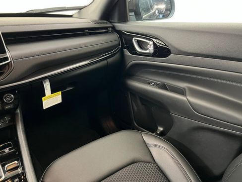 New 2026 Jeep Compass Latitude AWD/4WD image 10