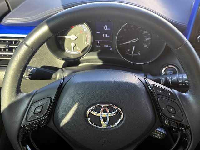 Used 2021 Toyota C-HR XLE FWD image 19