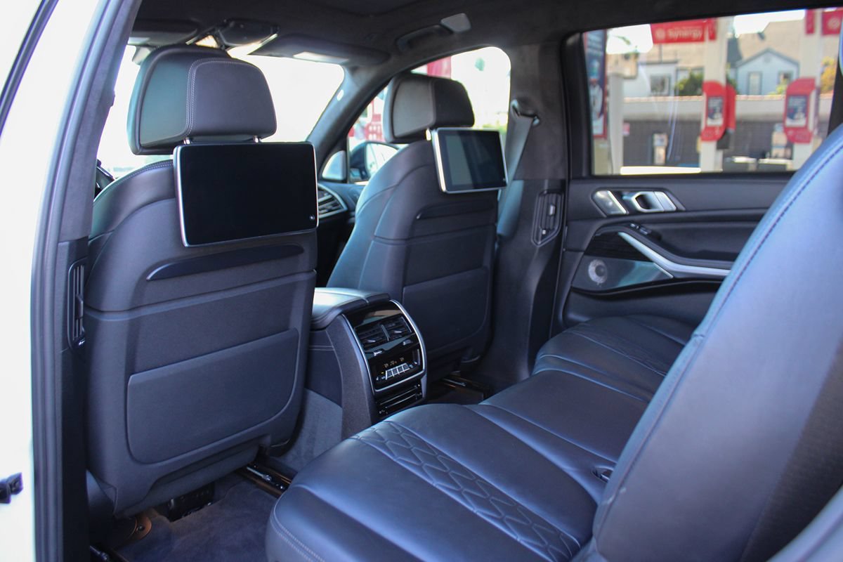 Used 2019 BMW X7 xDrive50i w/ Dynamic Handling Package AWD/4WD image 16