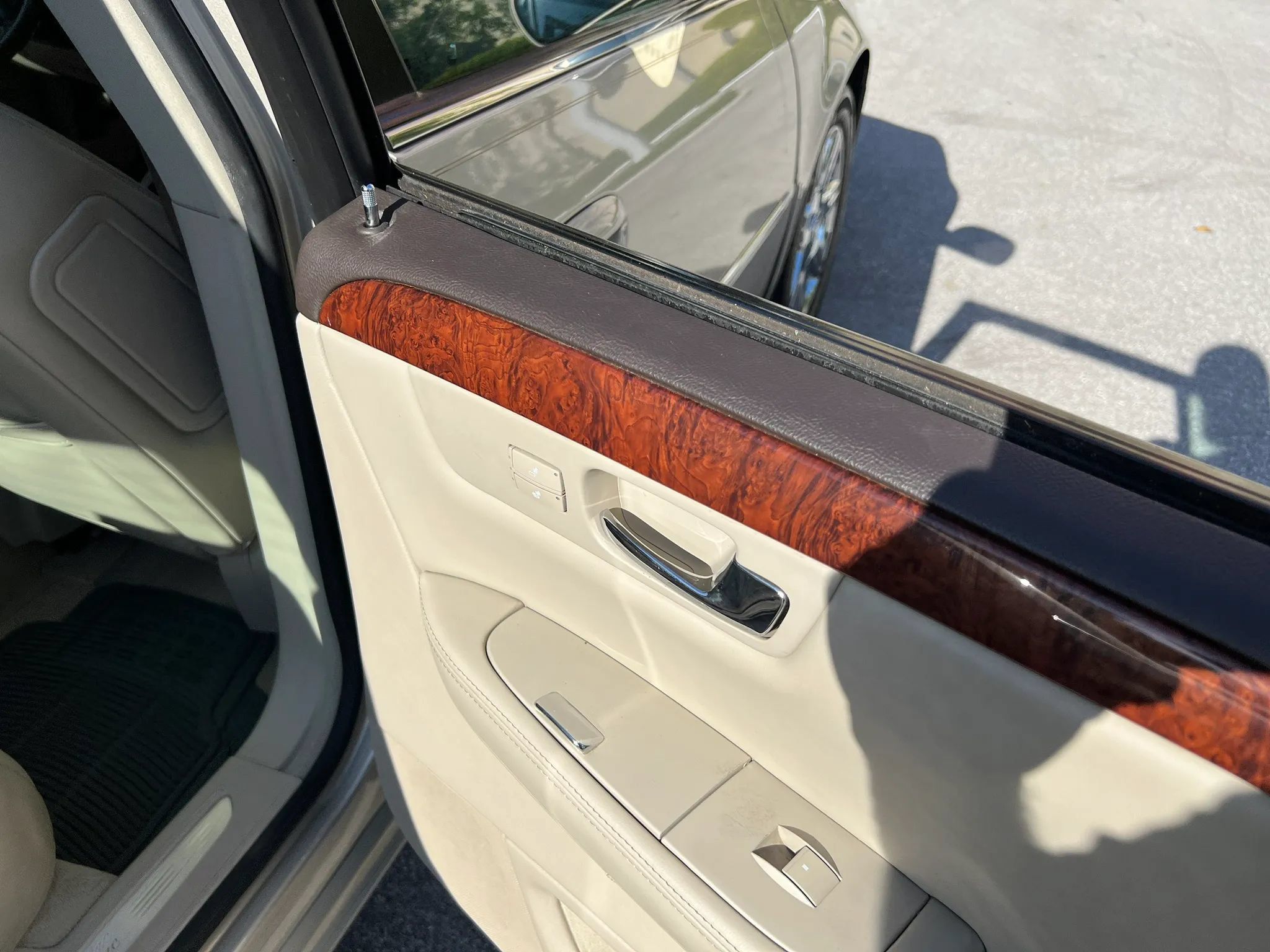 Used 2007 Cadillac DTS Luxury I FWD image 20