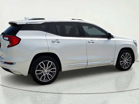 Used 2023 GMC Terrain Denali w/ Denali Premium Package AWD/4WD image 8