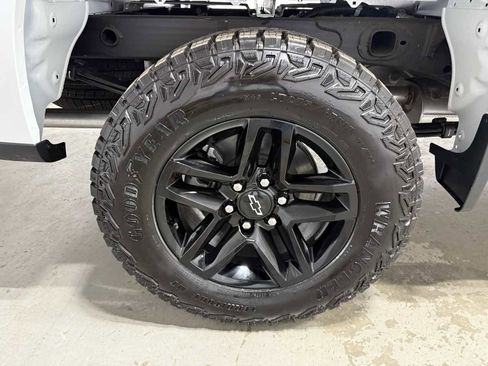 Used 2026 Chevrolet Silverado 1500 Custom Trail Boss AWD/4WD image 7