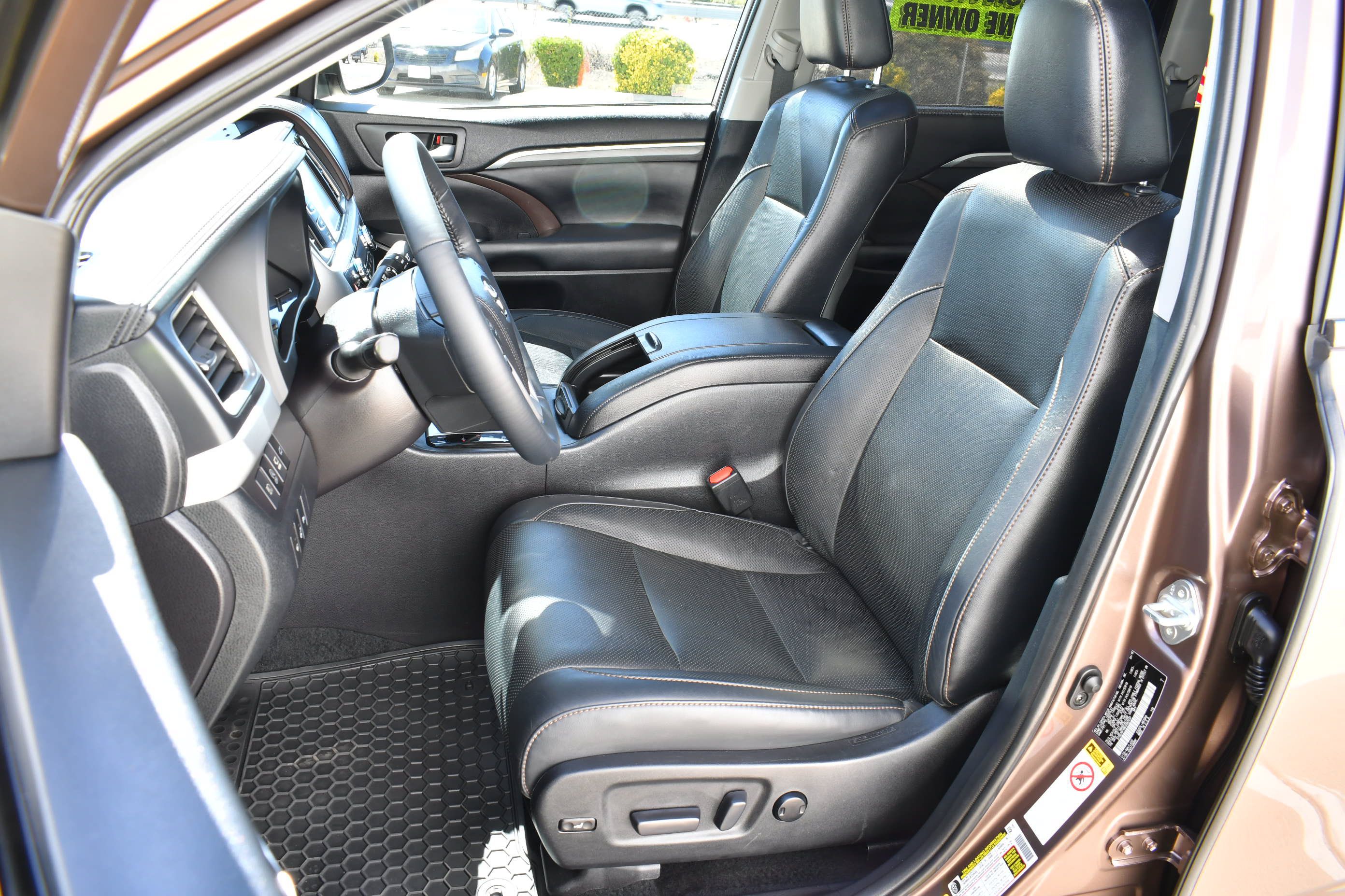 Used 2019 Toyota Highlander Limited Platinum AWD/4WD image 25