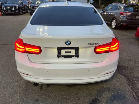 Used 2017 BMW 320i Sedan image 4