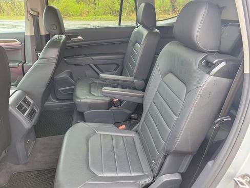 Used 2018 Volkswagen Atlas SEL Premium AWD/4WD image 16