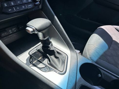 Used 2019 Kia Niro LX FWD image 32
