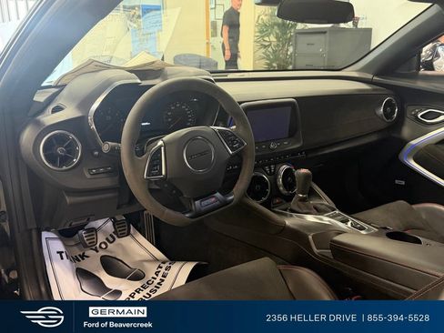 Used 2018 Chevrolet Camaro ZL1 RWD image 13