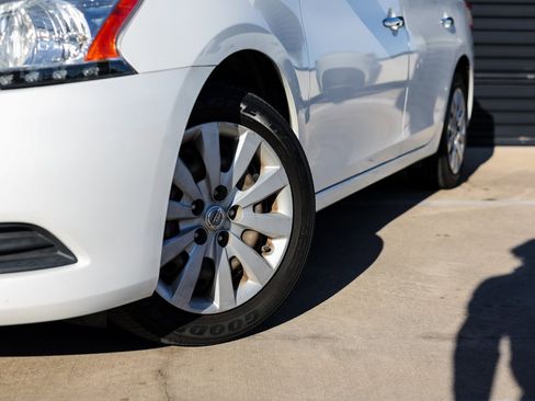 Used 2014 Nissan Sentra SV w/ SV Driver Package image 12