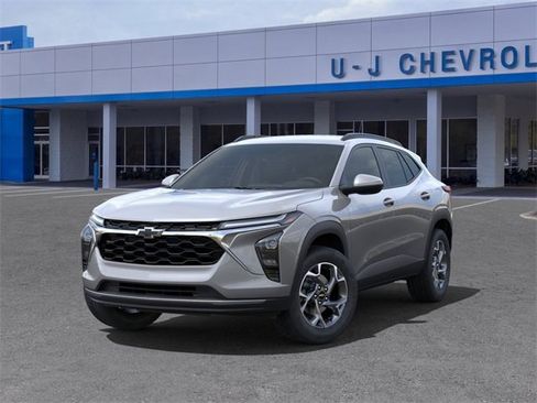 New 2025 Chevrolet Trax LT w/ Driver Confidence Package image 6