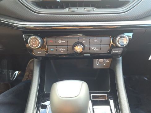 New 2026 Jeep Compass Latitude image 22