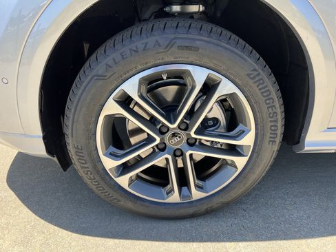 Certified 2025 Audi Q5 Premium w/ Convenience Package AWD/4WD image 13