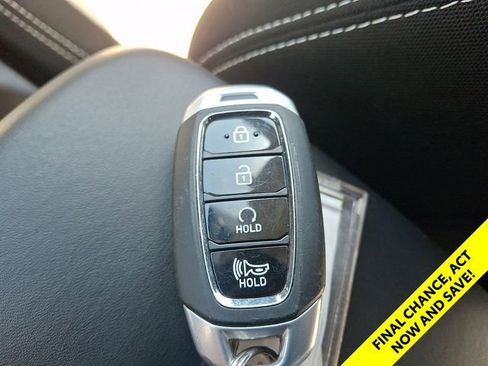 Certified 2025 Hyundai Venue SEL FWD image 16