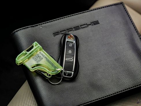 Used 2025 Porsche Panamera w/ Premium Package image 99