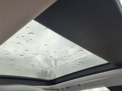 Used 2022 Jeep Renegade Limited w/ Sun, Sound & Wheels Group image 23