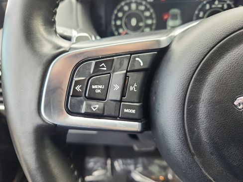 Used 2019 Jaguar F-PACE S image 19