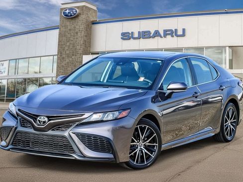 Used 2024 Toyota Camry SE w/ Audio Upgrade Package FWD image 1
